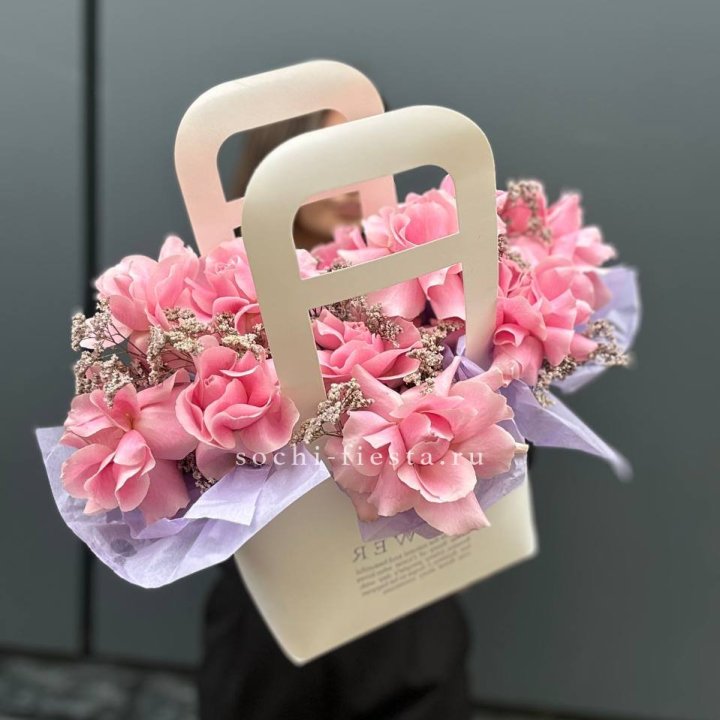 Сумочка розовых роз "Плинки" в Чебоксарах