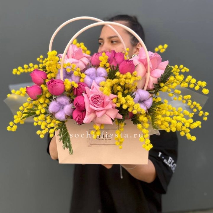 Сумочка мимозы и роз "Примавера" в Чебоксарах