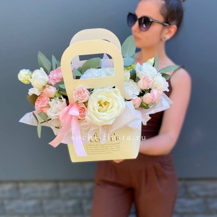Цветочная сумочка "Рафаэль" в Чебоксарах