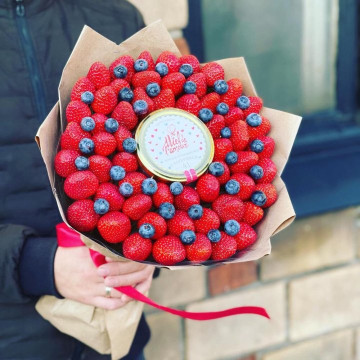 "Клубника и мёд" в Чебоксарах