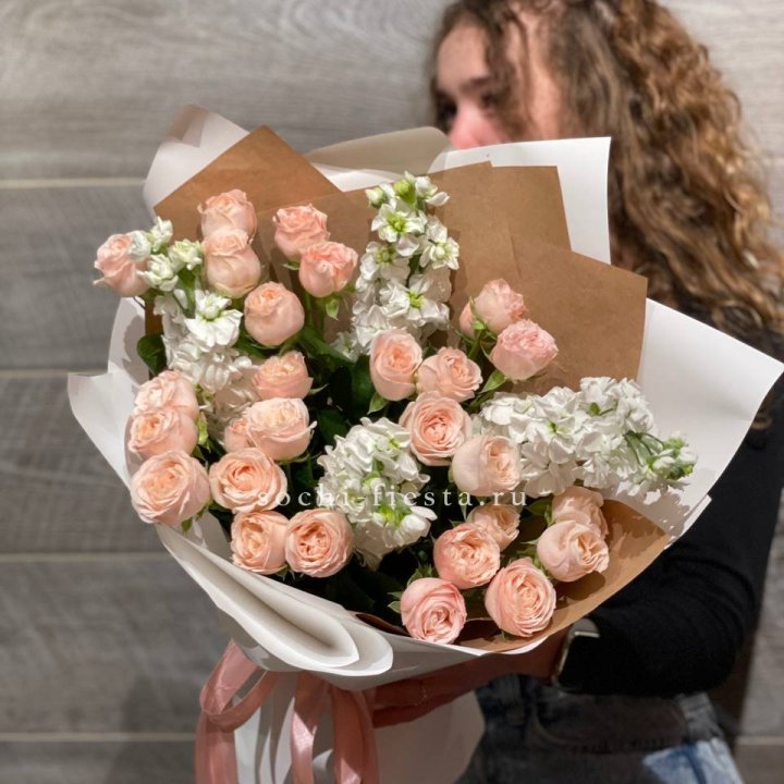 Букет бомбасти и маттиола в Чебоксарах