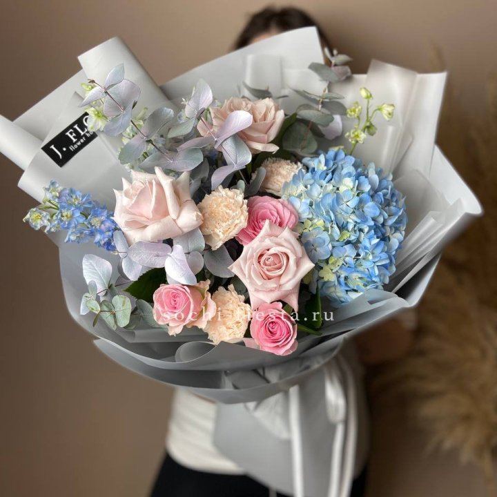 Букет с гортензией № 4 в Чебоксарах