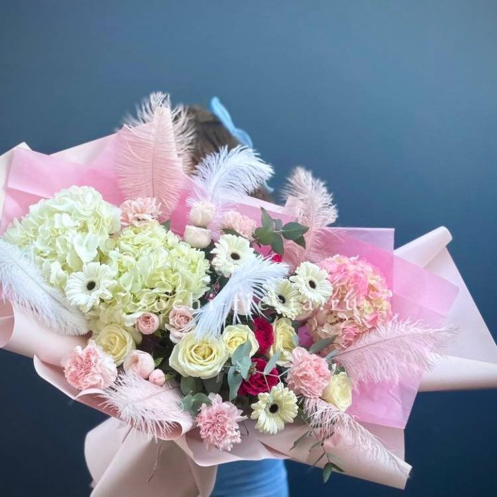 Дизайнерский букет "Валенсия-3" в Чебоксарах