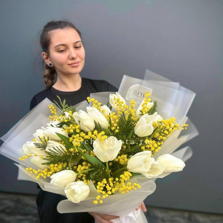 Букет тюльпанов и мимозы в Чебоксарах