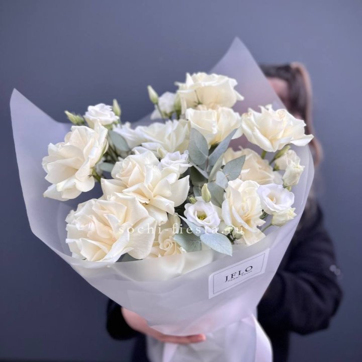 Букет французских роз и эустомы  в Чебоксарах