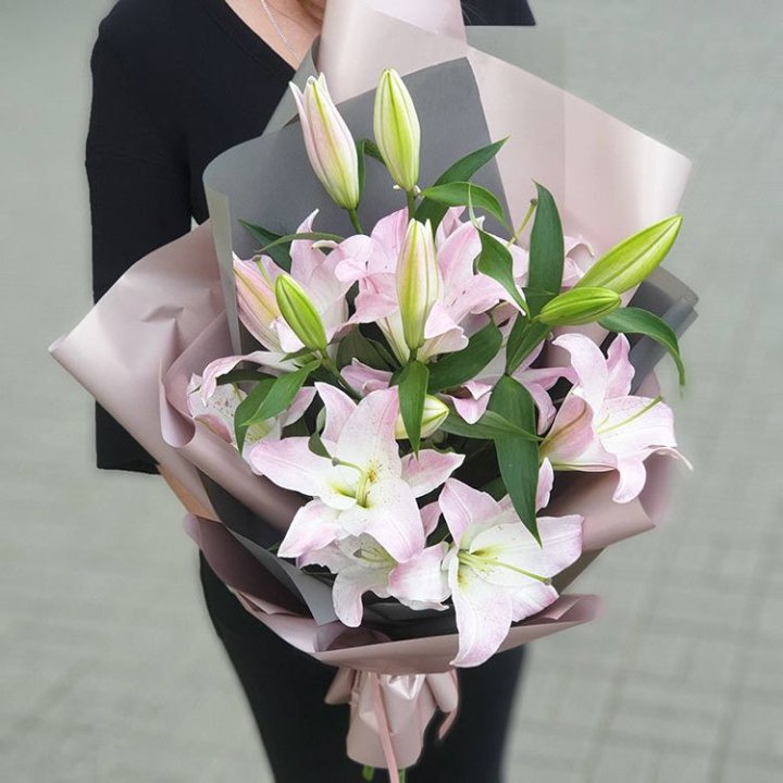 Букет розовых лилий в Чебоксарах