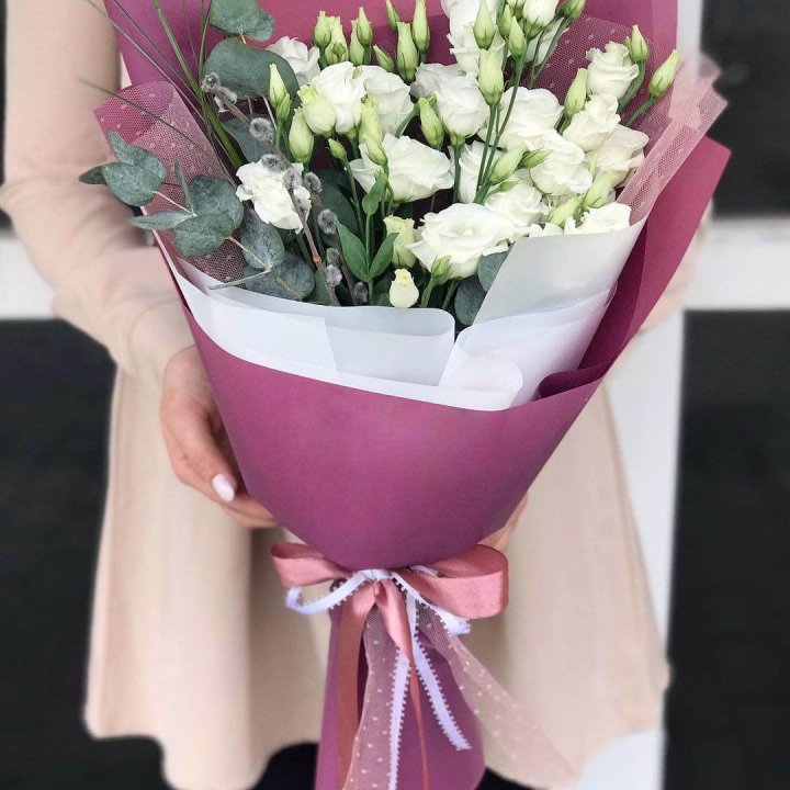 Эустомы с эвкалиптом в Чебоксарах