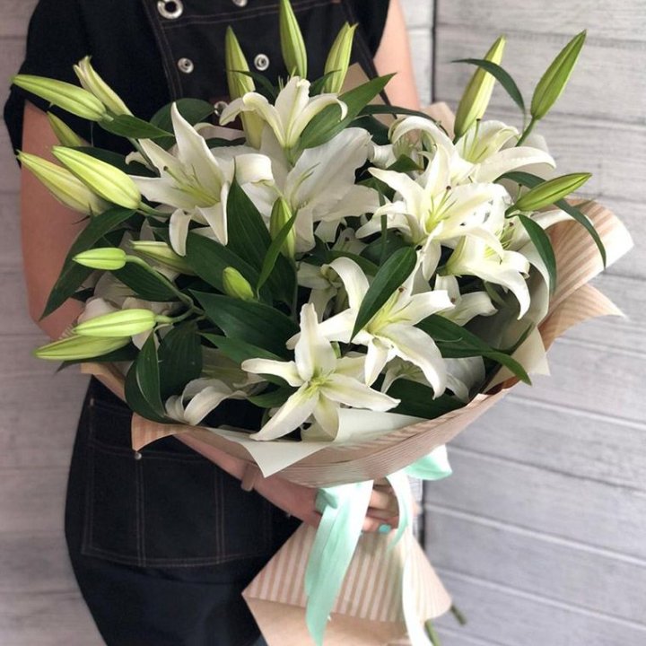 Букет белых лилий в Чебоксарах