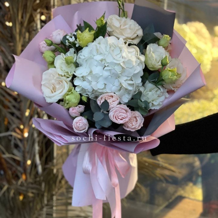 Букет с гортензией №3 в Чебоксарах
