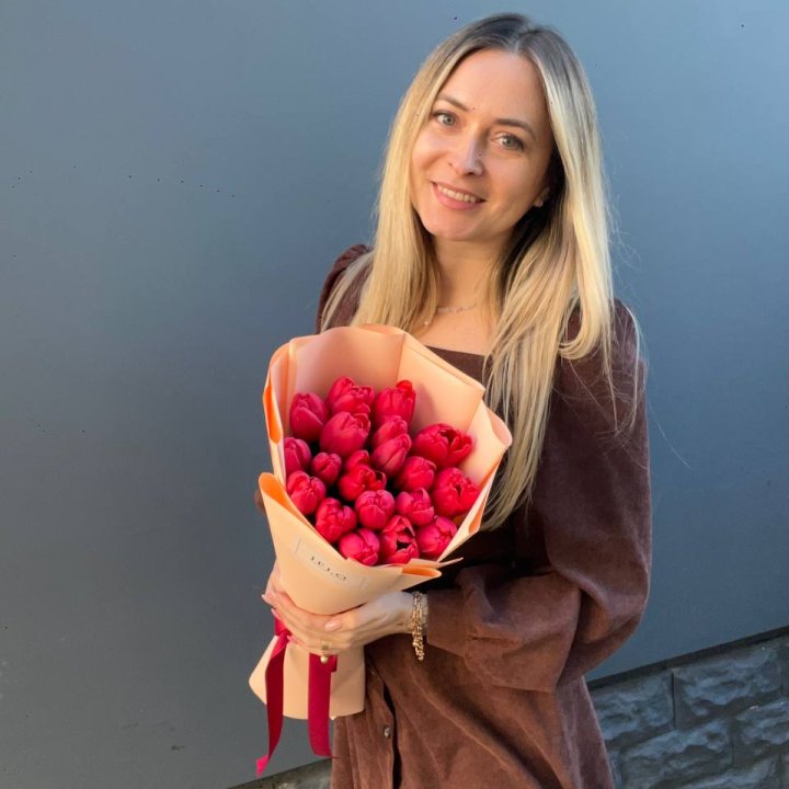  19 красных тюльпанов в Чебоксарах