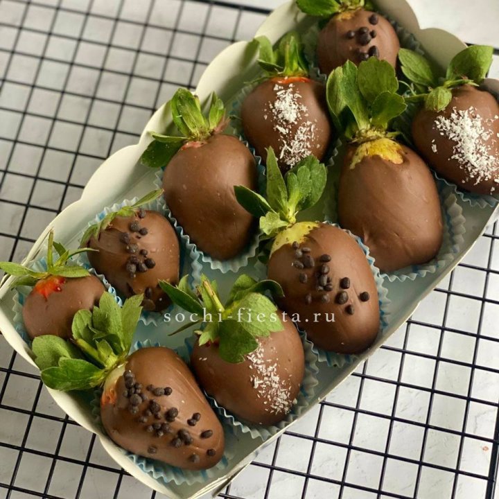 Клубника в шоколаде 10 ягод в Чебоксарах