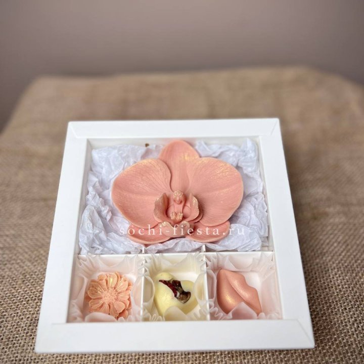 Конфеты из шоколада с Орхидеей в Чебоксарах