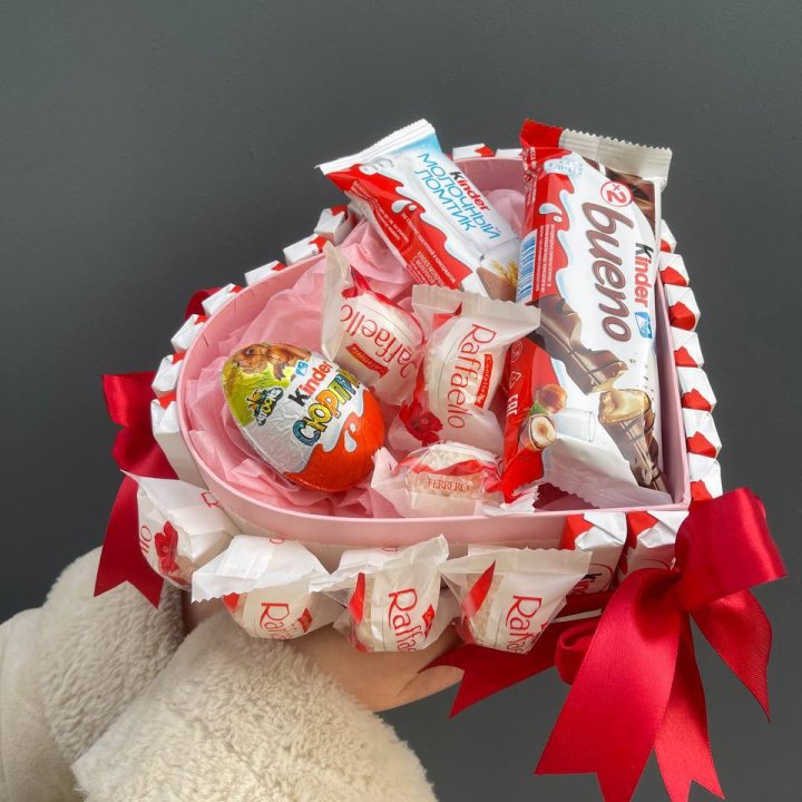 Бокс киндерами и раффаэлло в Чебоксарах