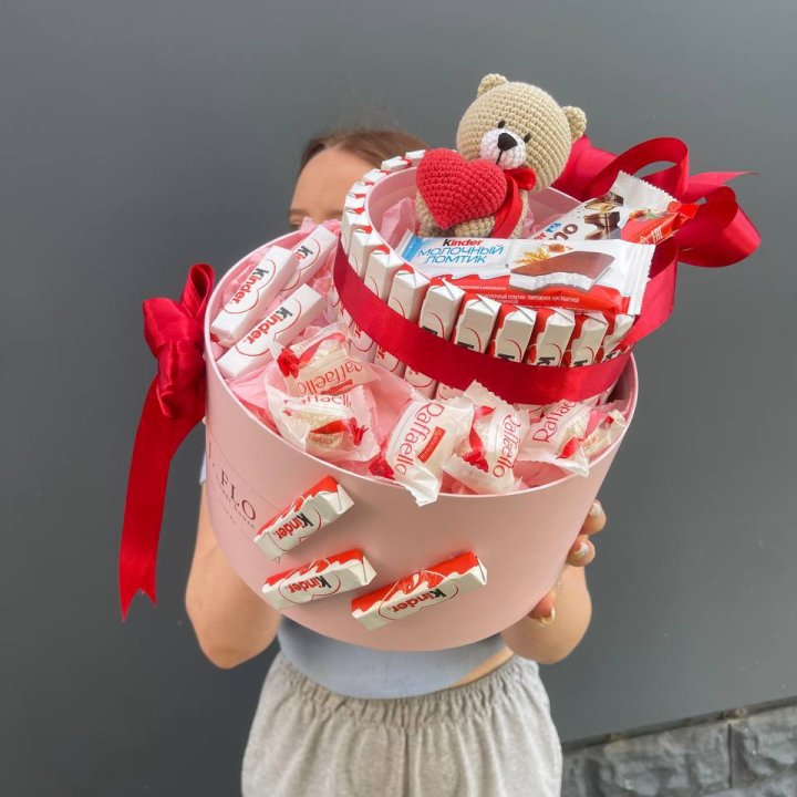 Бокс киндерами и раффаэлло 2 в Чебоксарах