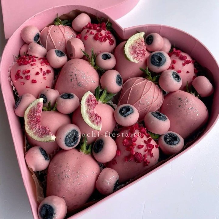 Клубника в шоколаде Сердце в Чебоксарах