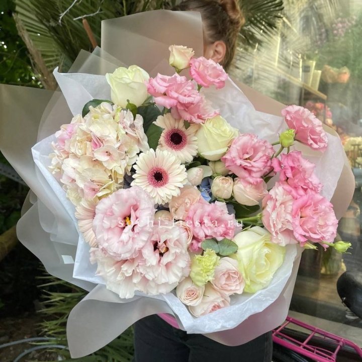 Дизайнерский букет "Лаундж пак" в Чебоксарах