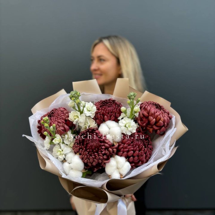 Хризантемы с маттиолой в Чебоксарах