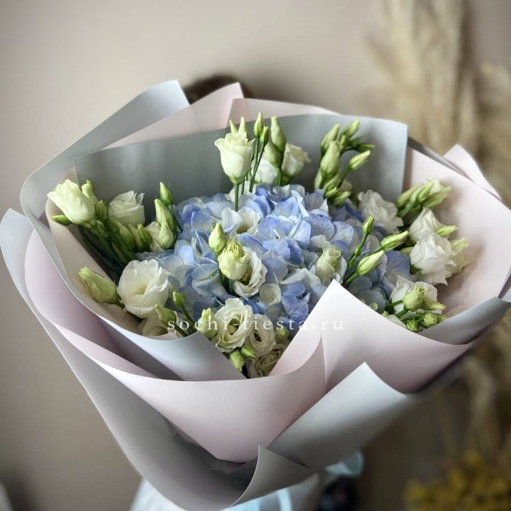 Букет с гортензией "Адель" в Чебоксарах