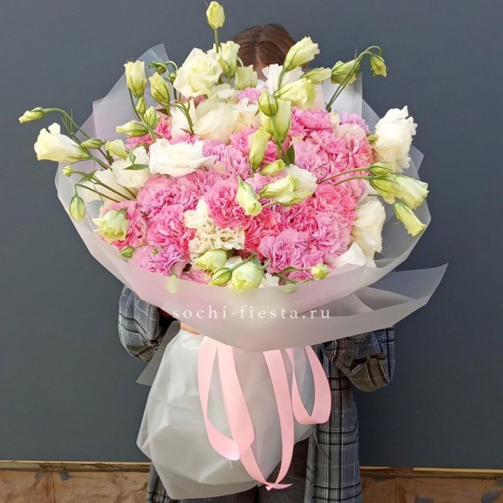 Букет из эустом и диантусов  в Чебоксарах