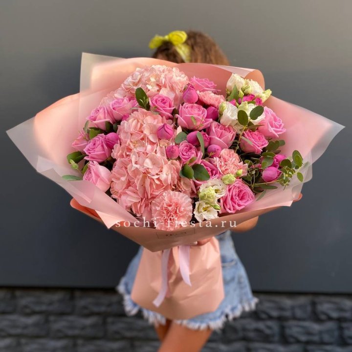 Авторский букет "Восторг" в Чебоксарах