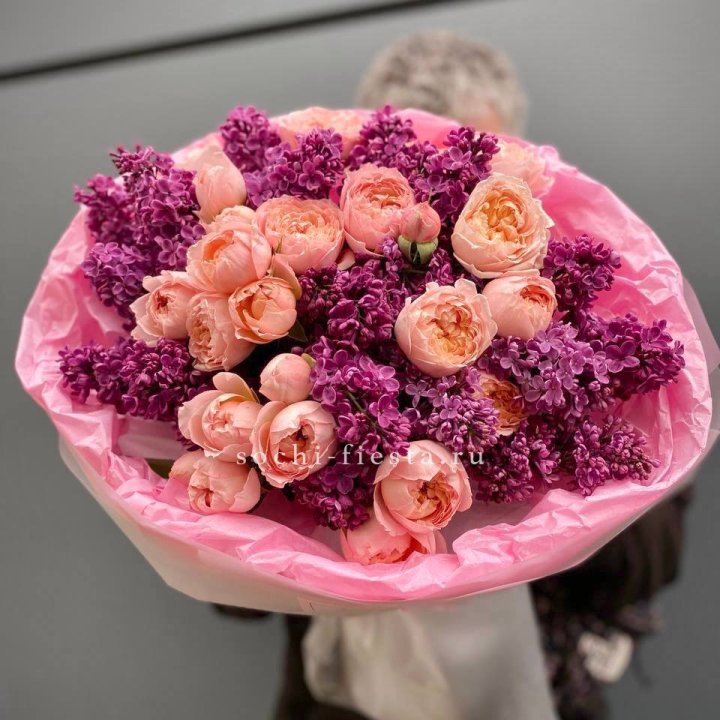  Дуо букет из кустовых роз и сирени в Чебоксарах