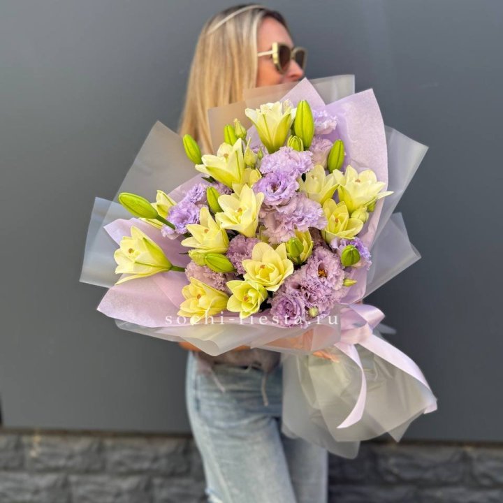  Букет лилий и эустом в Чебоксарах