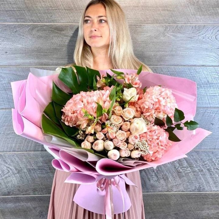 Дизайнерский букет "Валенсия-2" в Чебоксарах