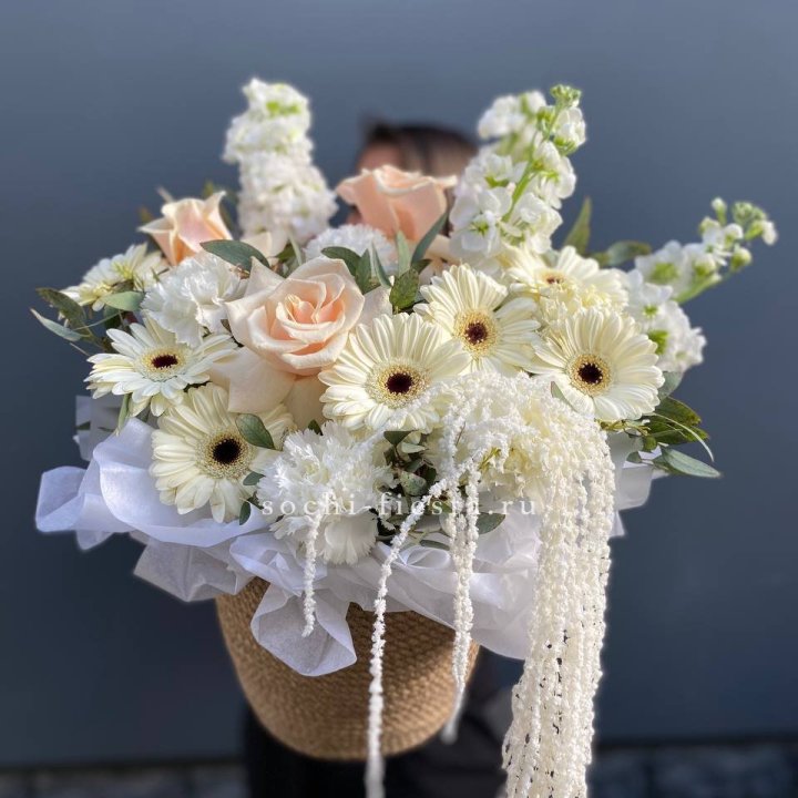 Цветы в джутовом кашпо "Валери" в Чебоксарах
