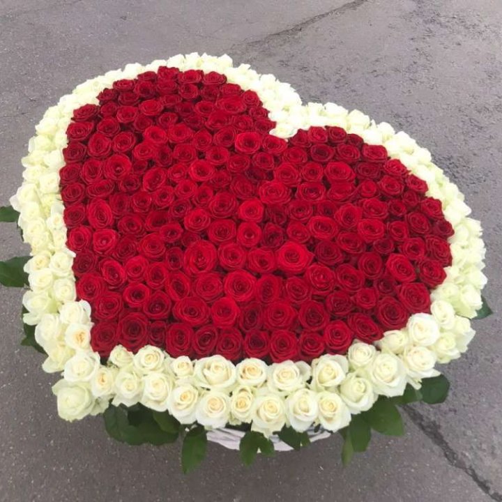 333 розы в корзине в Чебоксарах