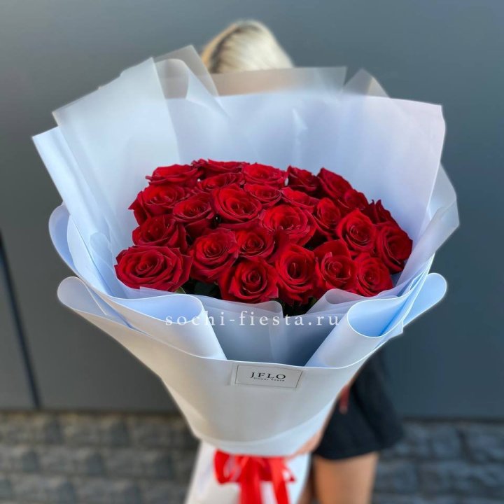 25 высоких роз  в Чебоксарах