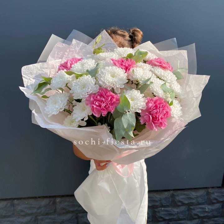  Букет  хризантем и диантусов "Воздушный" в Чебоксарах
