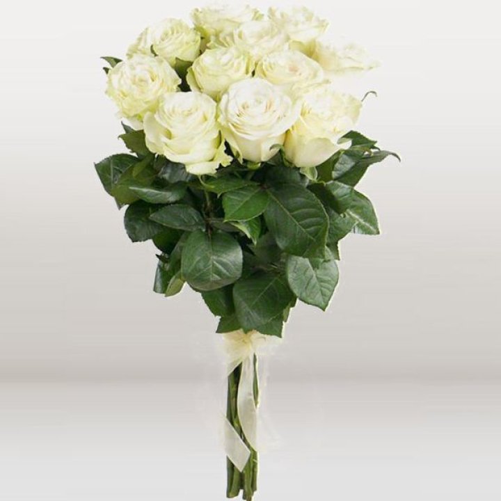 11 белых голландских роз в Чебоксарах