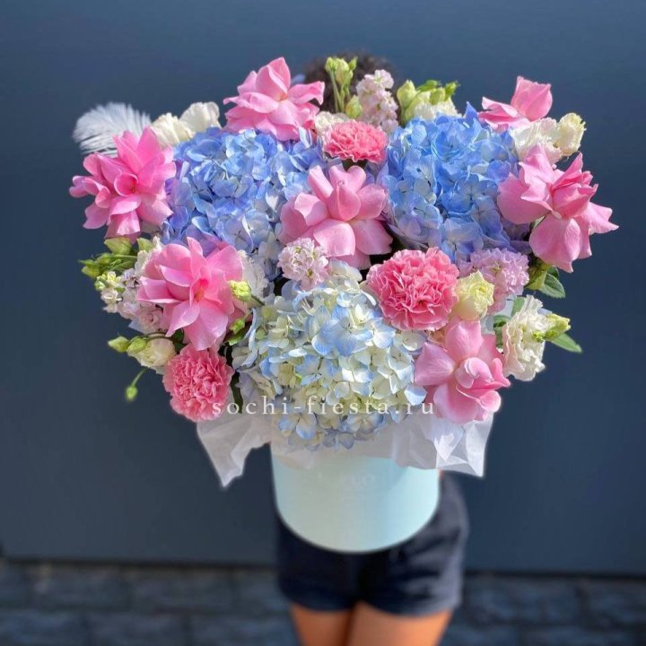 Коробка с цветами "Лемия" в Чебоксарах