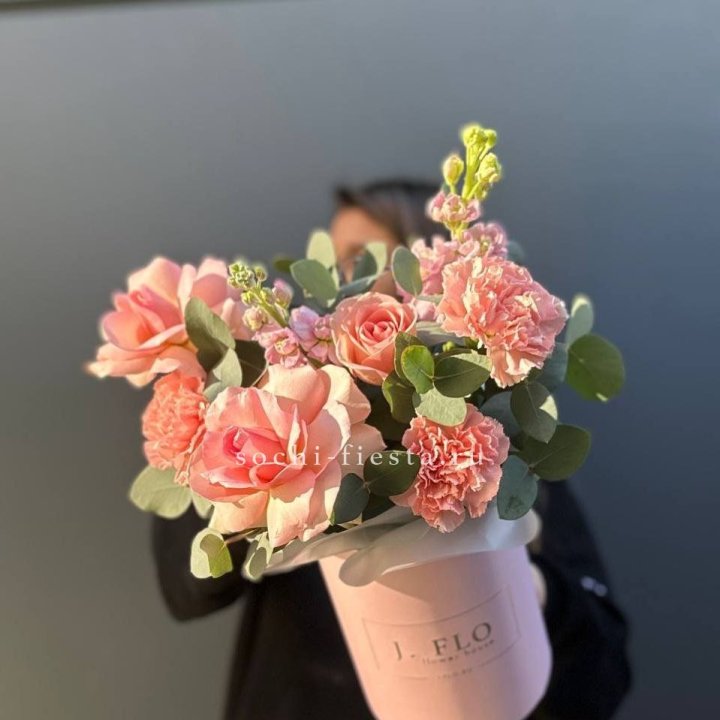 Цветы в боксе "Сизара" в Чебоксарах