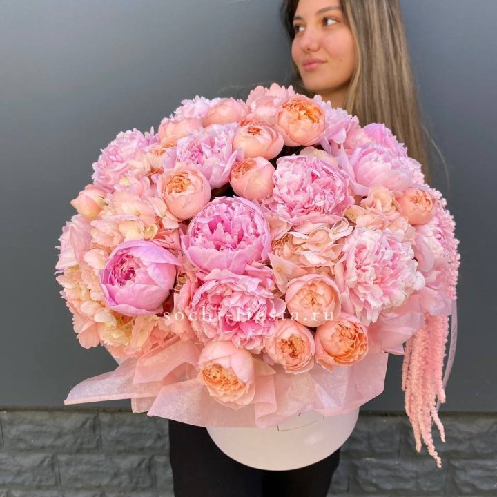 Коробка с пионами "Дабл фловер" в Чебоксарах