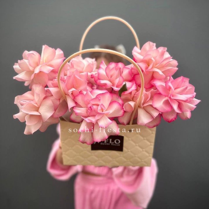 Сумочка розовых роз Венди в Чебоксарах