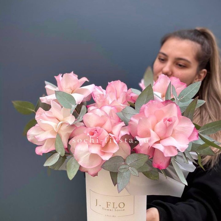 7 Французских роз в боксе в Чебоксарах