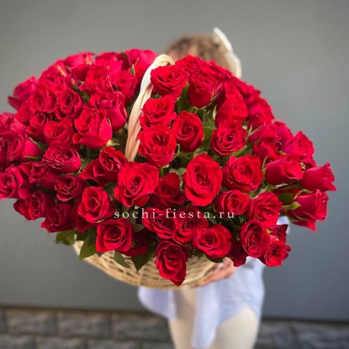 121 красная роза в корзине   в Чебоксарах