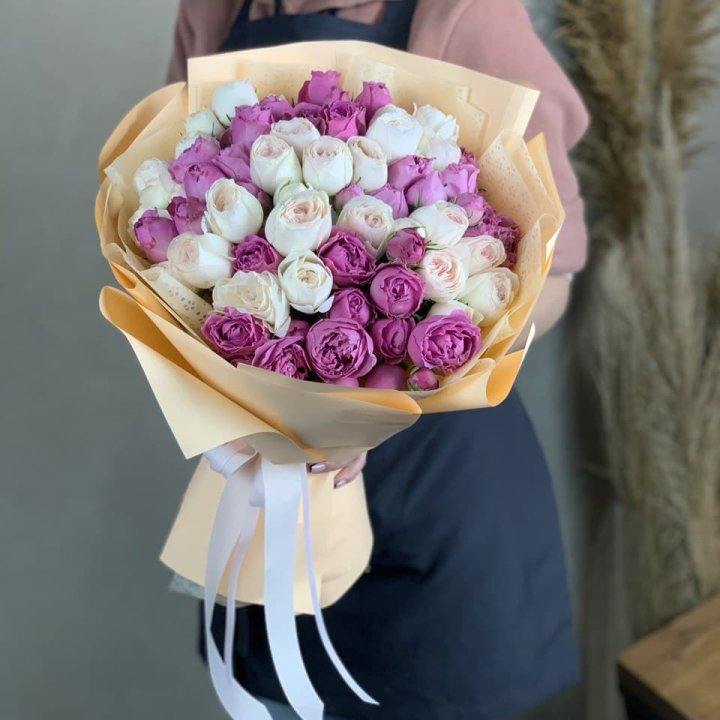 Букет кустовых роз Джулиана в Чебоксарах