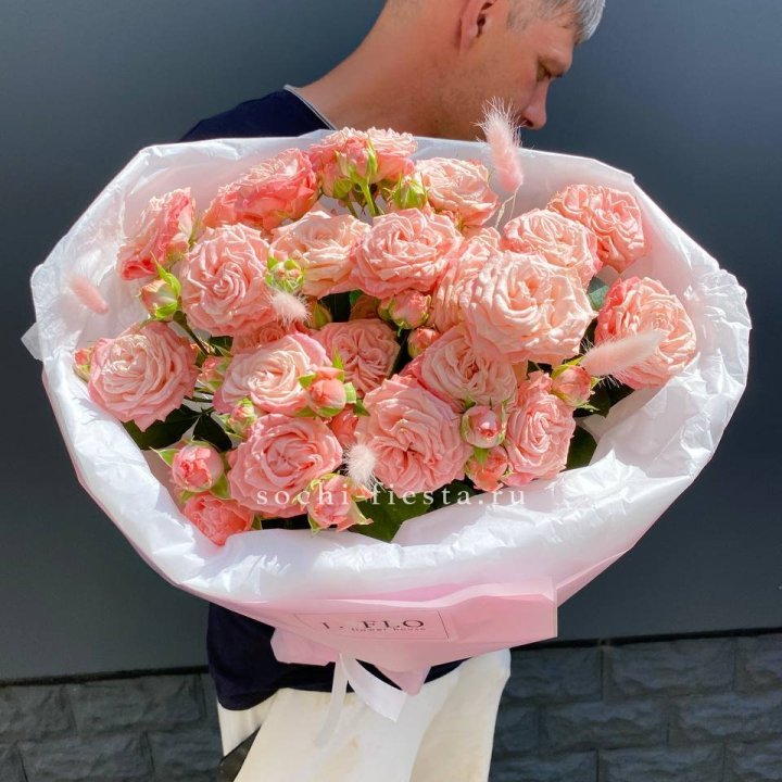 Пионовидные розы Мадам Бомбастик в Чебоксарах