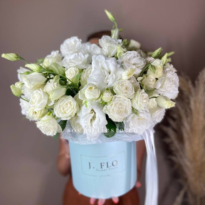 Бокс кустовых роз и эустомы  в Чебоксарах