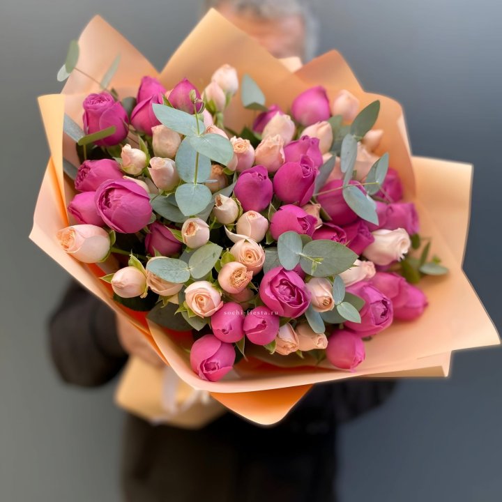 Букет кустовых роз Тендернес в Чебоксарах