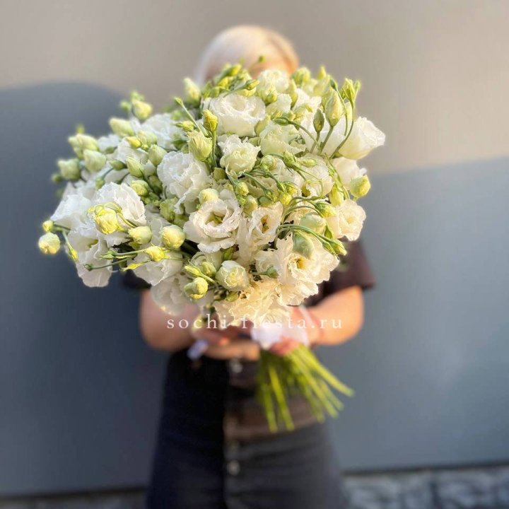 Букет эустом под ленту  в Чебоксарах