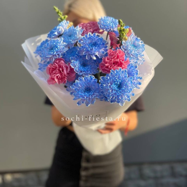 Букет сборный с хризантемой в Чебоксарах