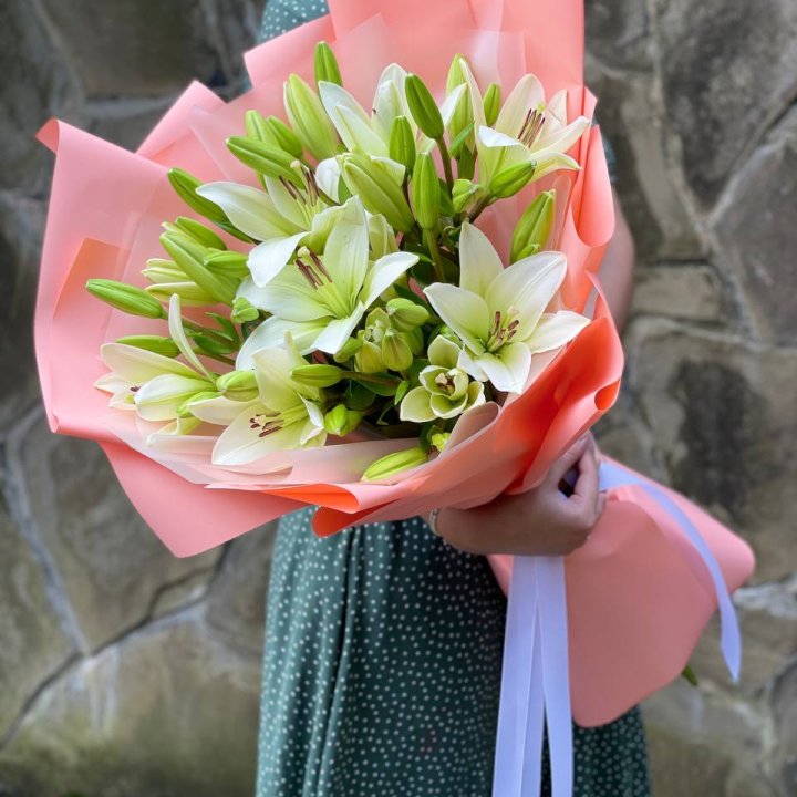 Букет из 7 белых лилий в Чебоксарах