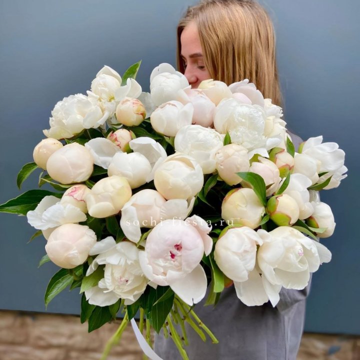 Охапка пионов в Чебоксарах