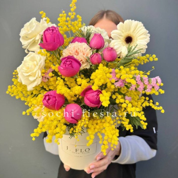 Цветы в боксе "Слобода" в Чебоксарах