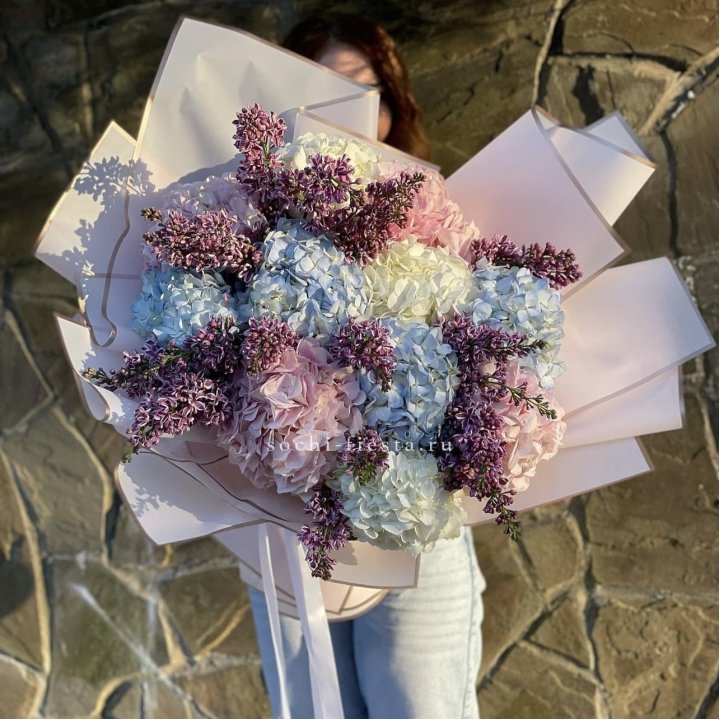 Букет гортензии с сиренью в Чебоксарах