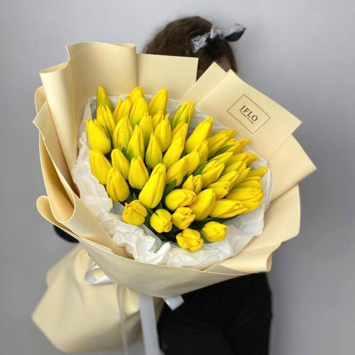 51 жёлтый тюльпан в Чебоксарах