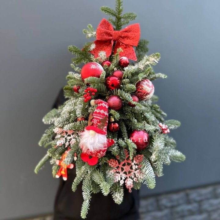 Новогодняя елочка "Ред" в Чебоксарах